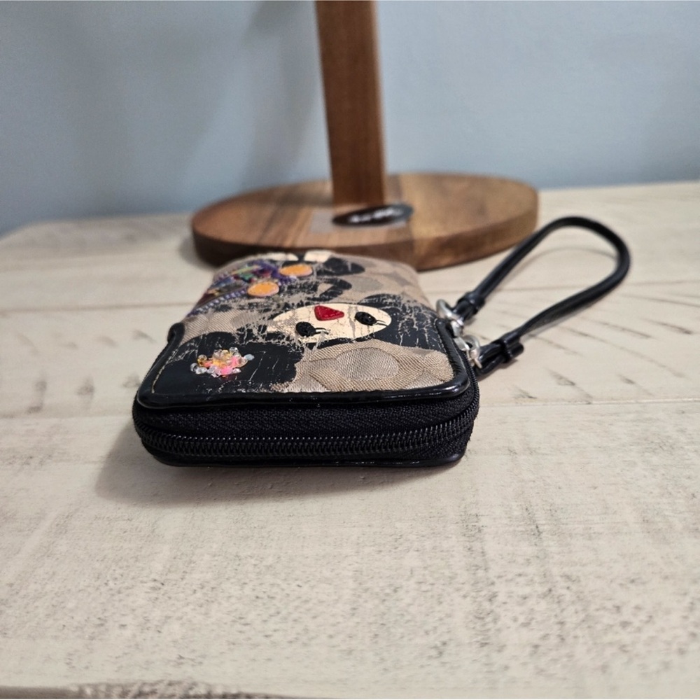 Coach Poppy Chan “Pepper” Wristlet - Signature Appliqué Character Wristlet RARE - Picture 8 of 12